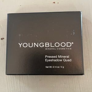 Youngblood  Mineral Cosmetics Pressed Eyeshadow Quad